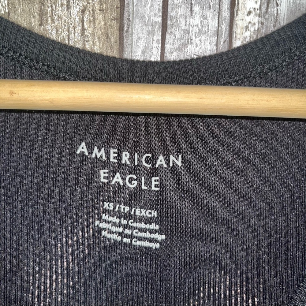 American Eagle Black Ribbed V Neck - Picture 5 of 5